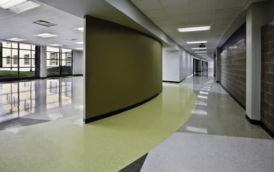 eu201007 curved corridor